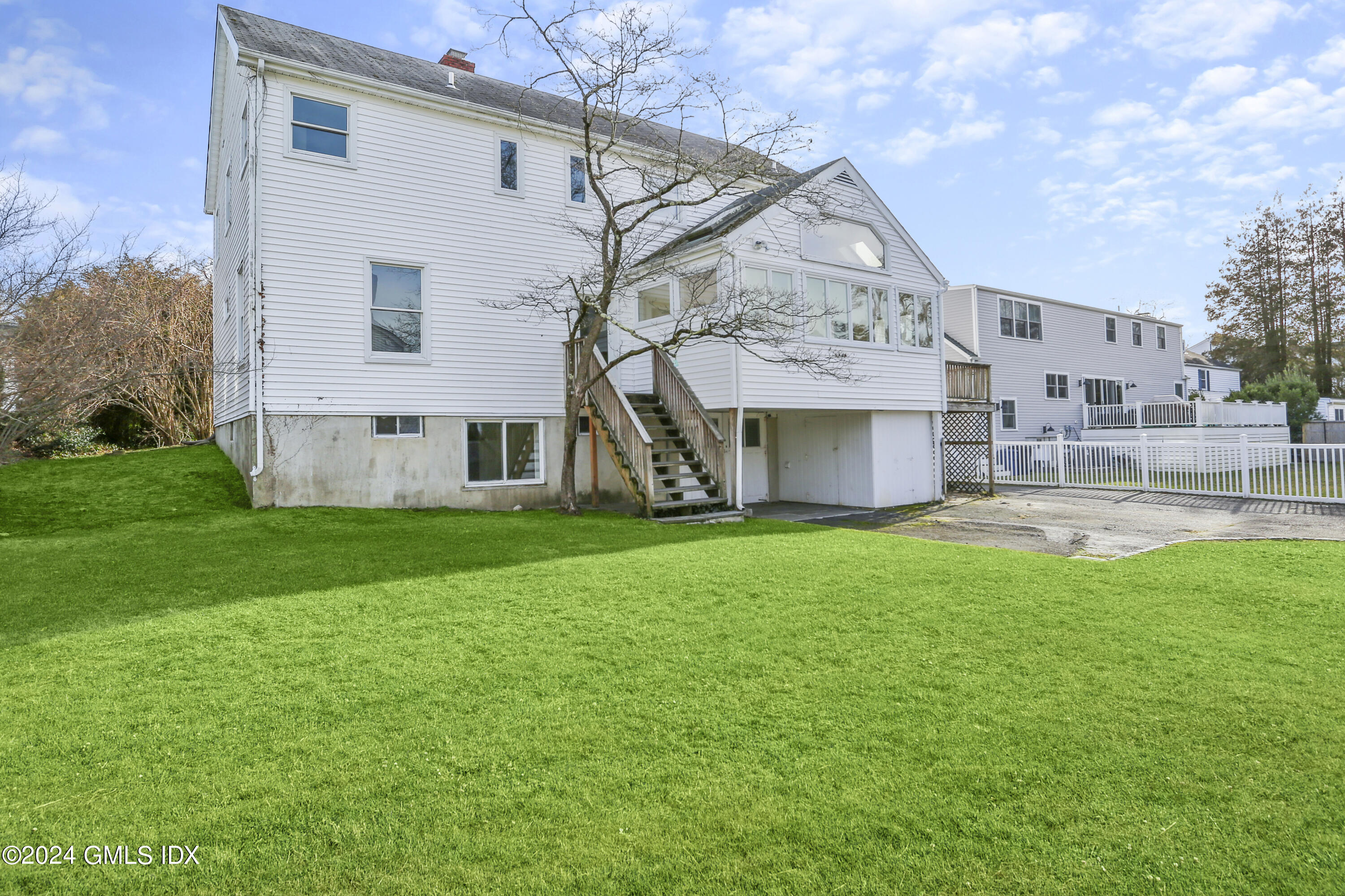26 Lincoln Avenue
