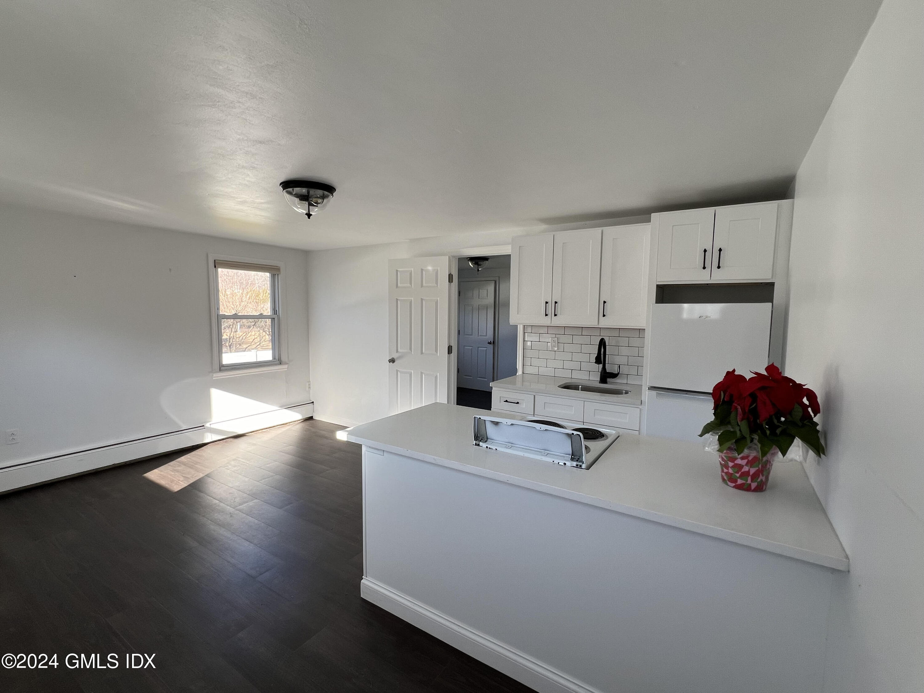 530 River Road, 3