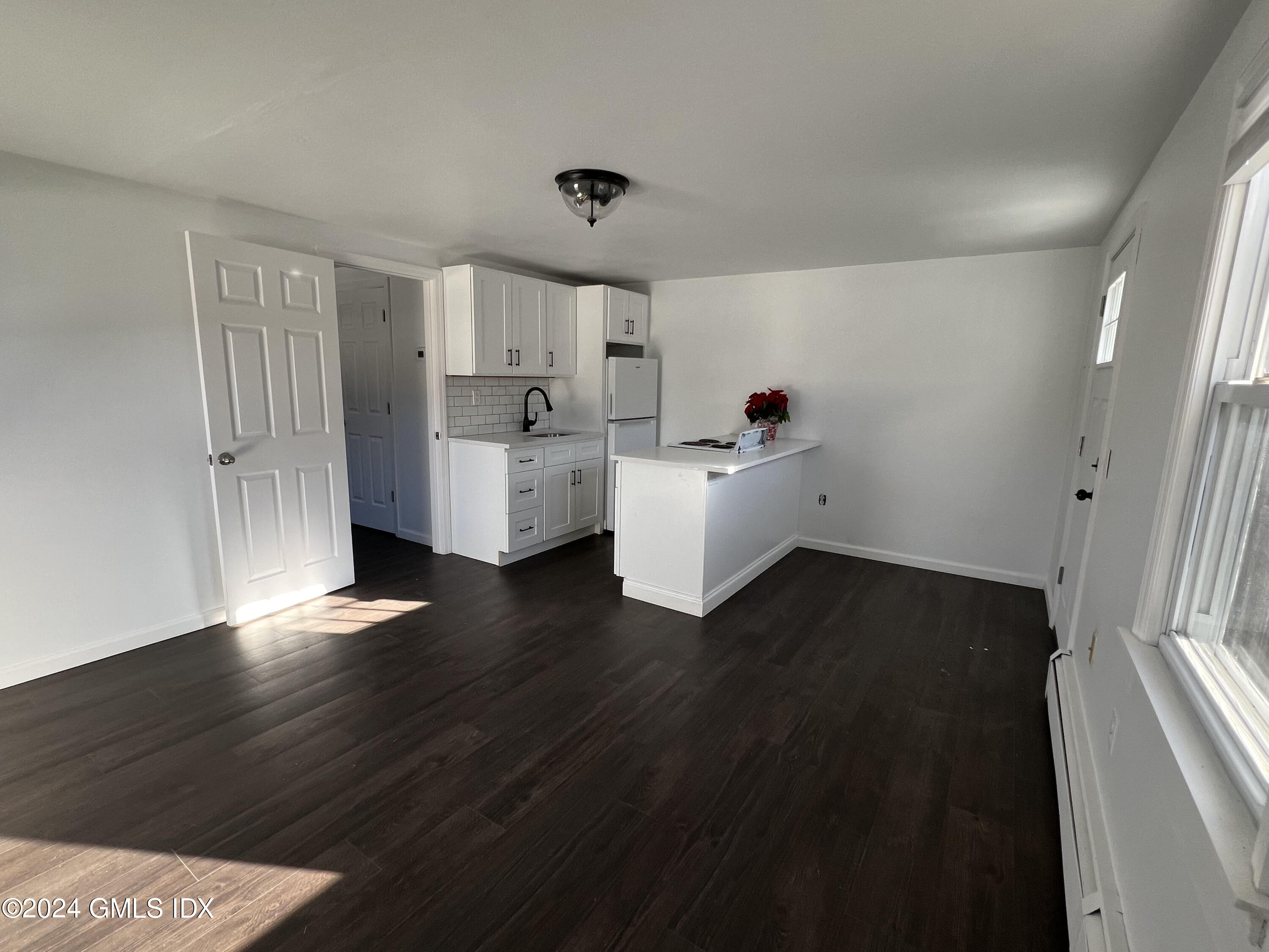 530 River Road, 3