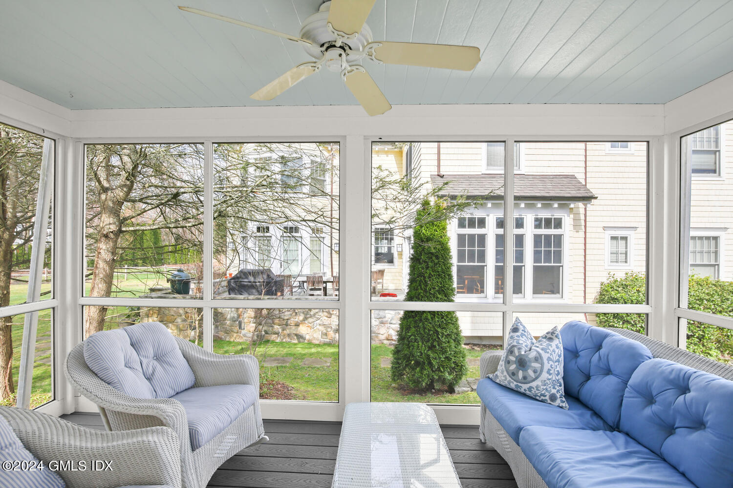 8 Grant Avenue