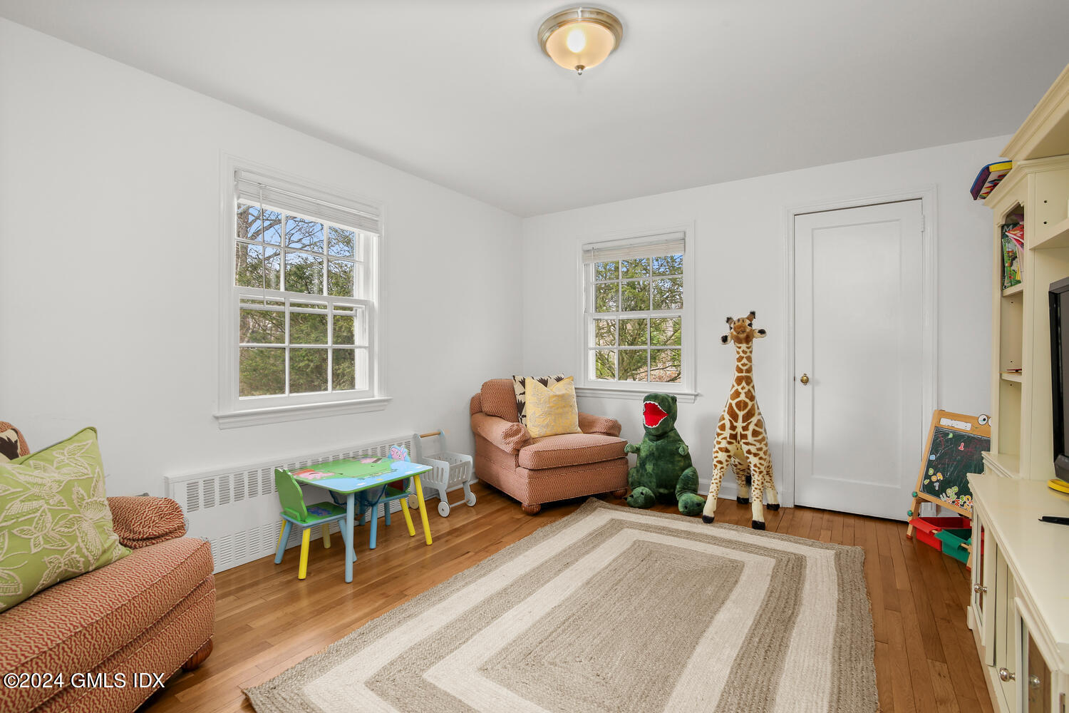 8 Grant Avenue