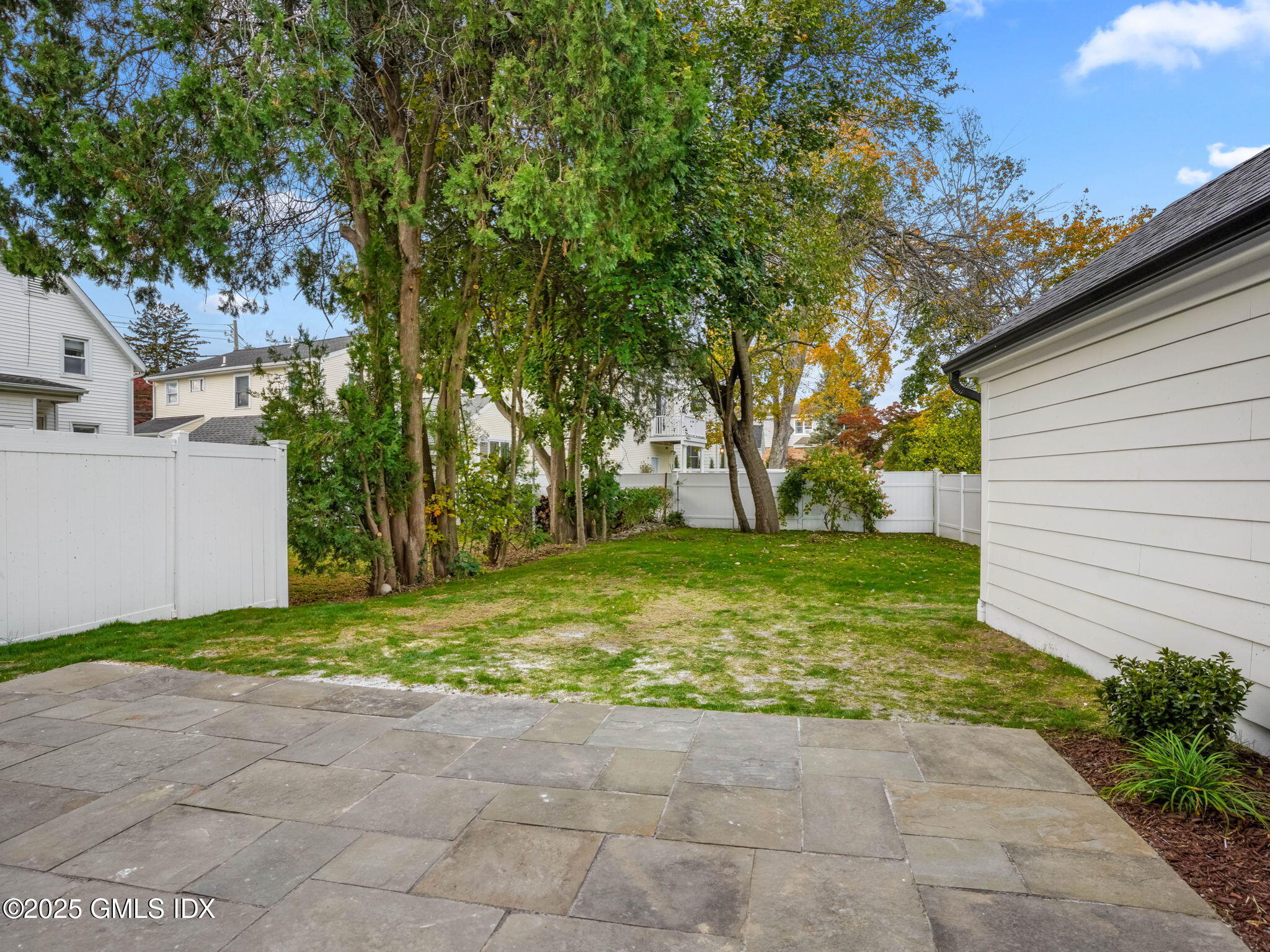 24 Valley Road, Cos Cob