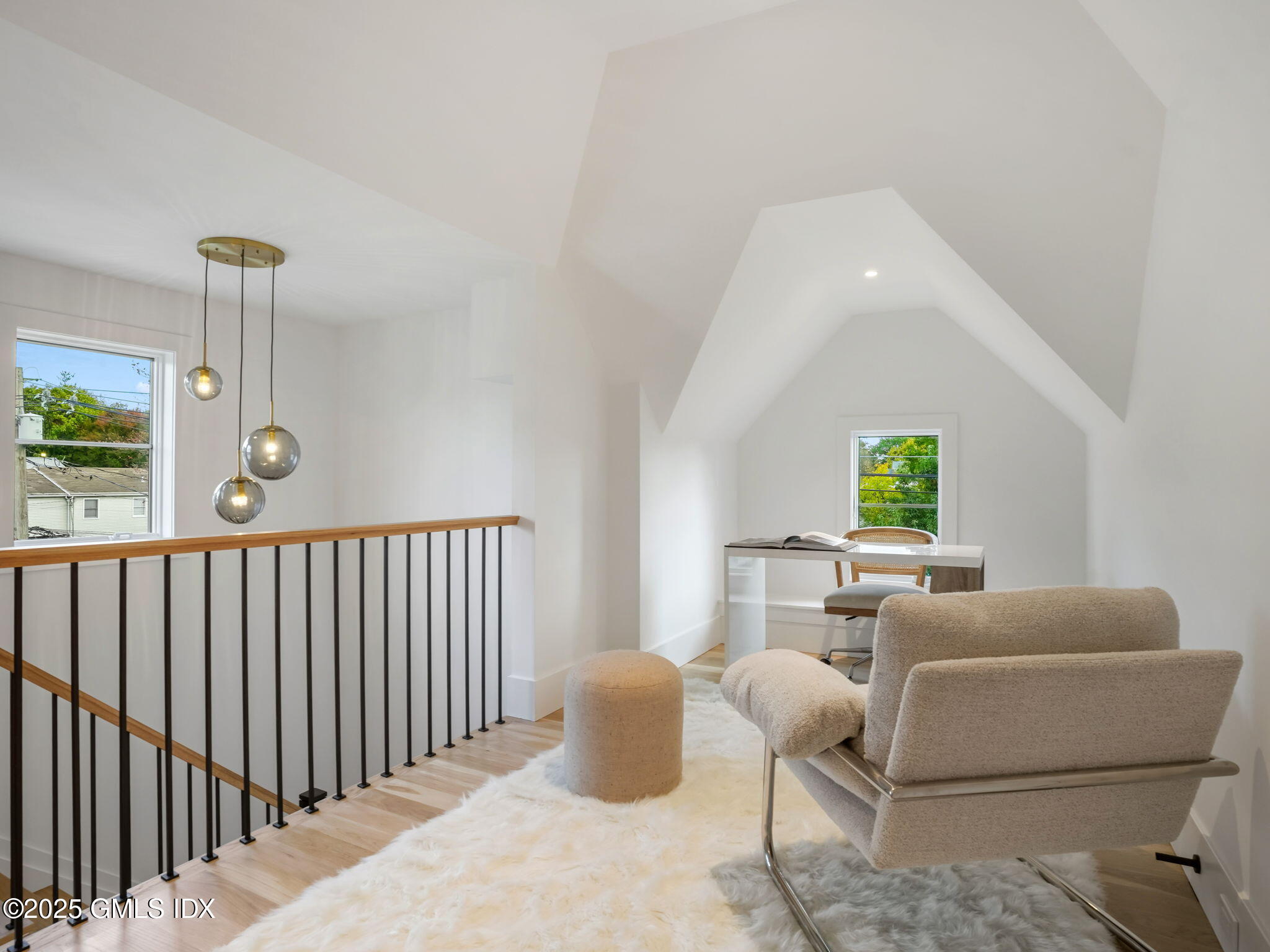 24 Valley Road, Cos Cob