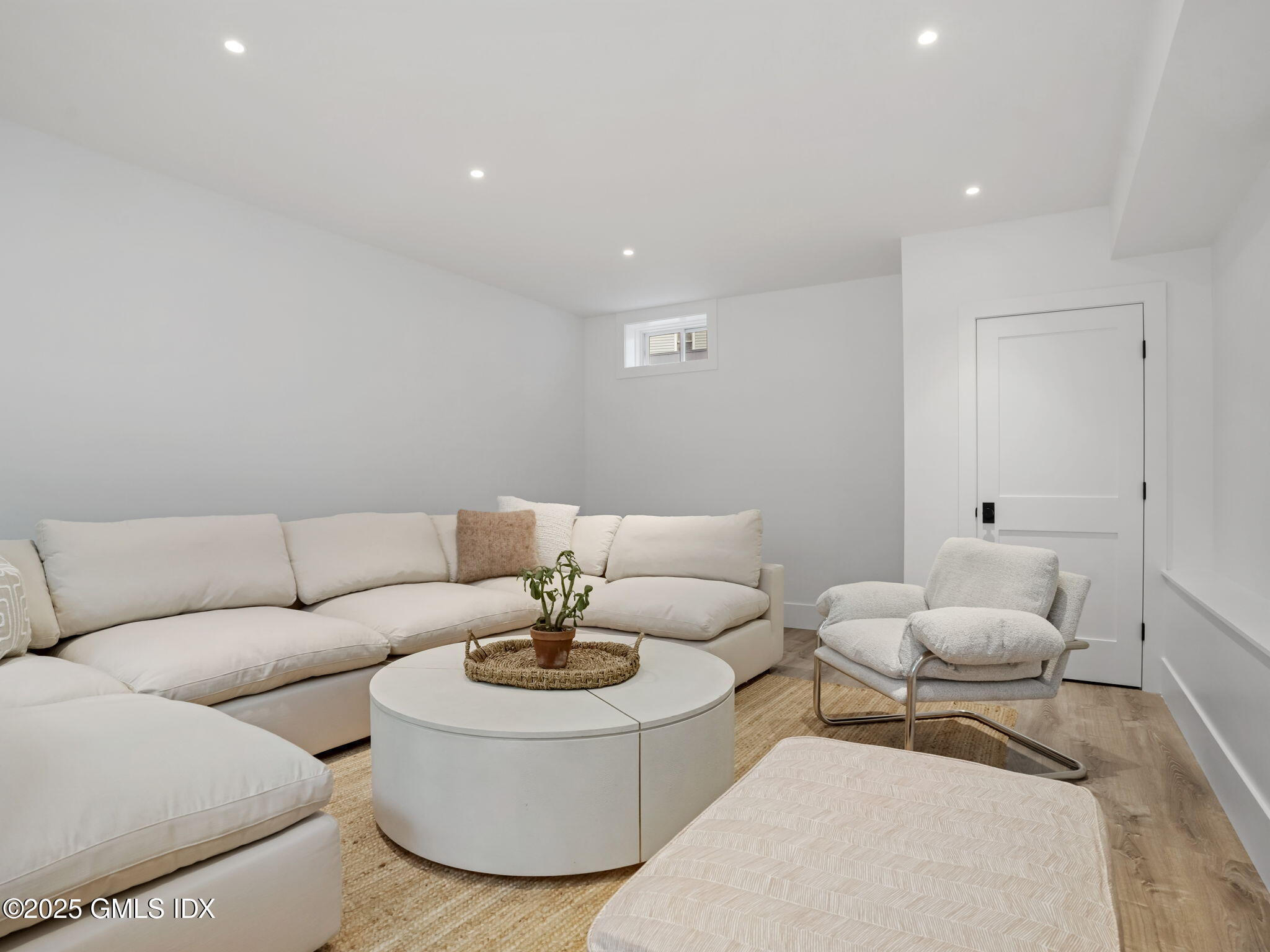 24 Valley Road, Cos Cob