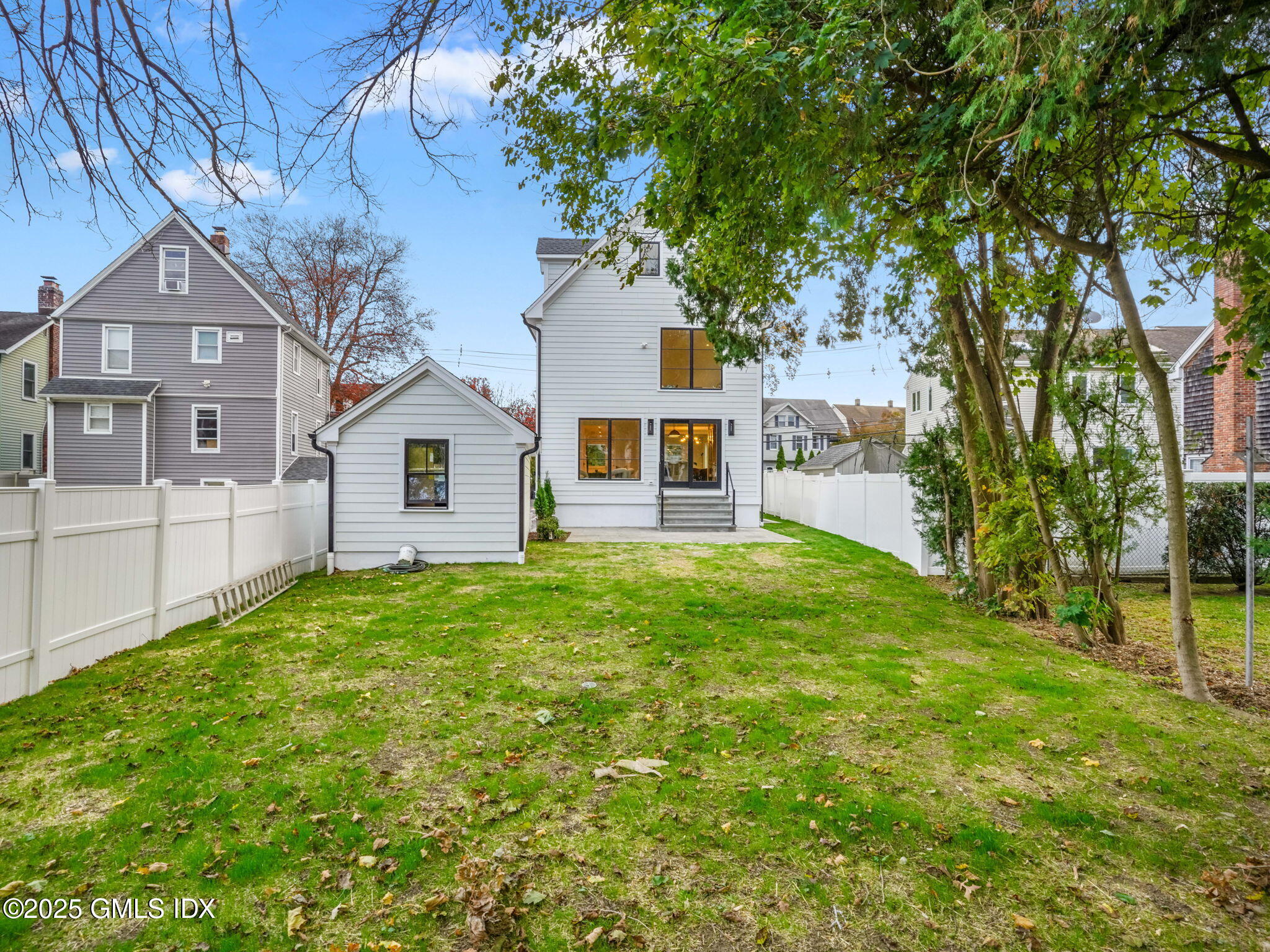 24 Valley Road, Cos Cob