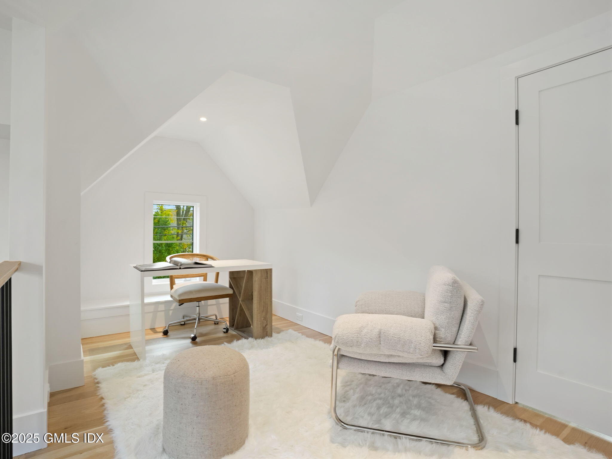 24 Valley Road, Cos Cob