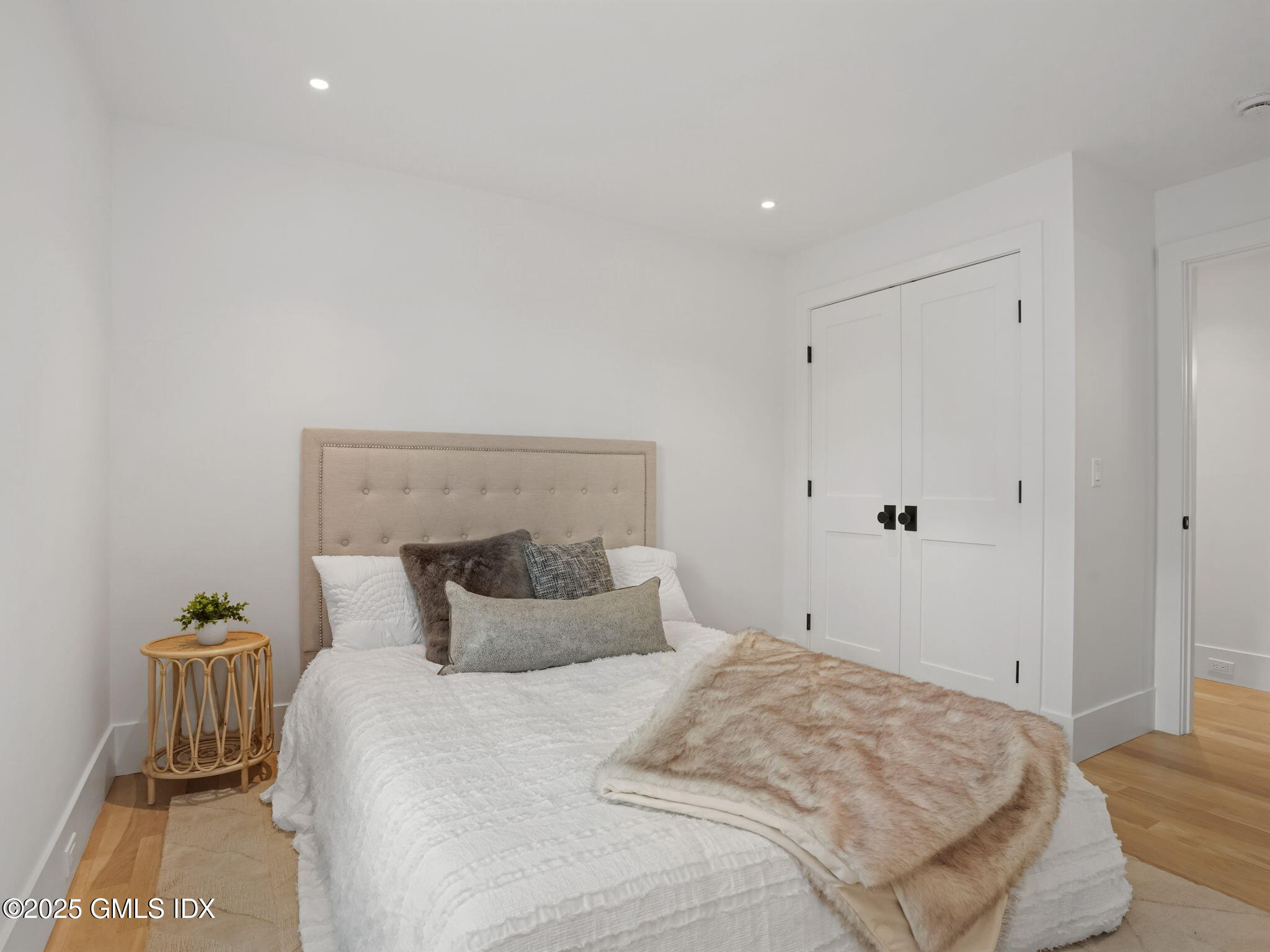 24 Valley Road, Cos Cob