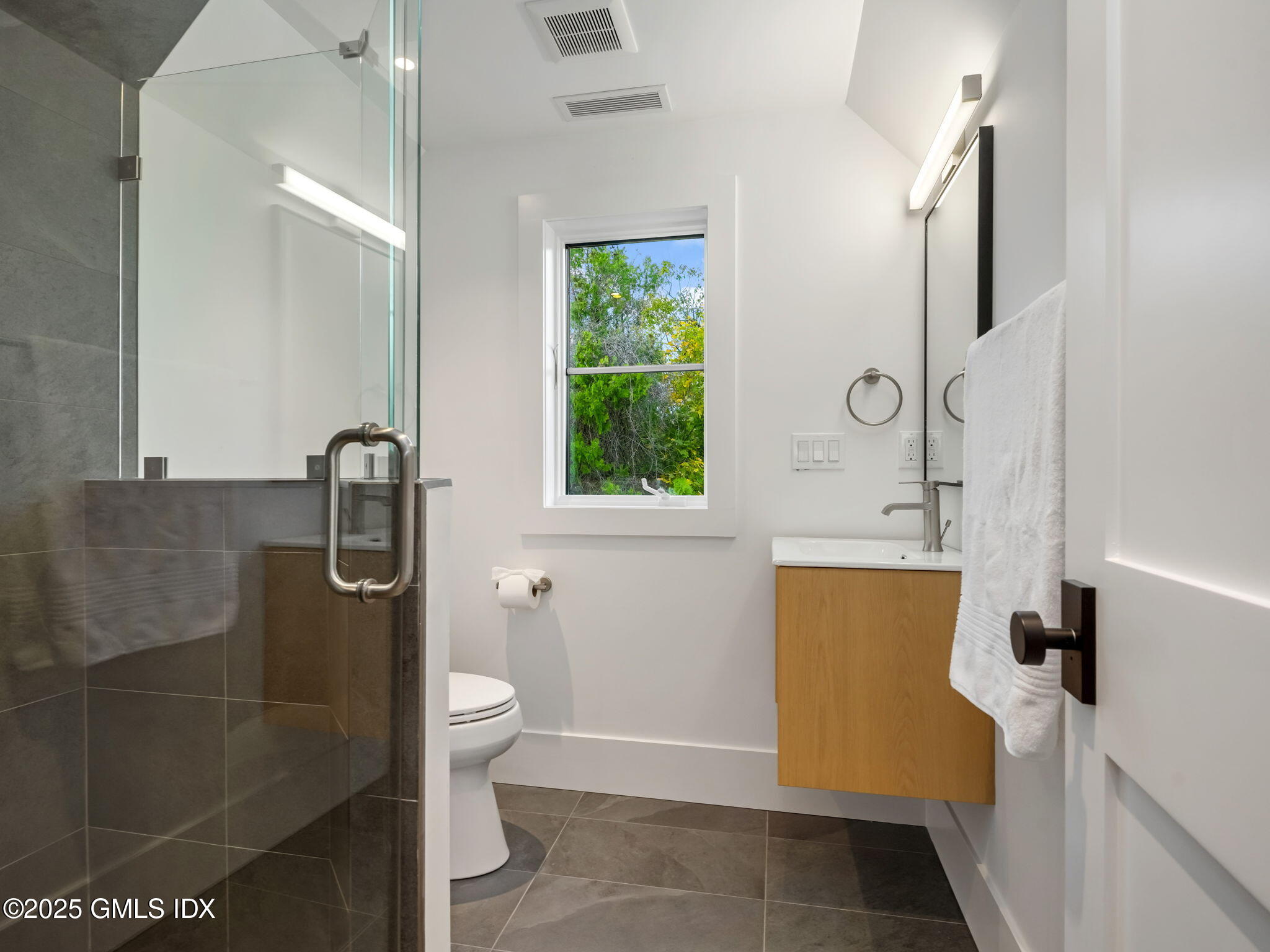 24 Valley Road, Cos Cob