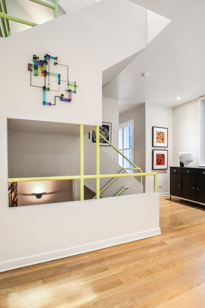 2145 N Clark Street Unit: F