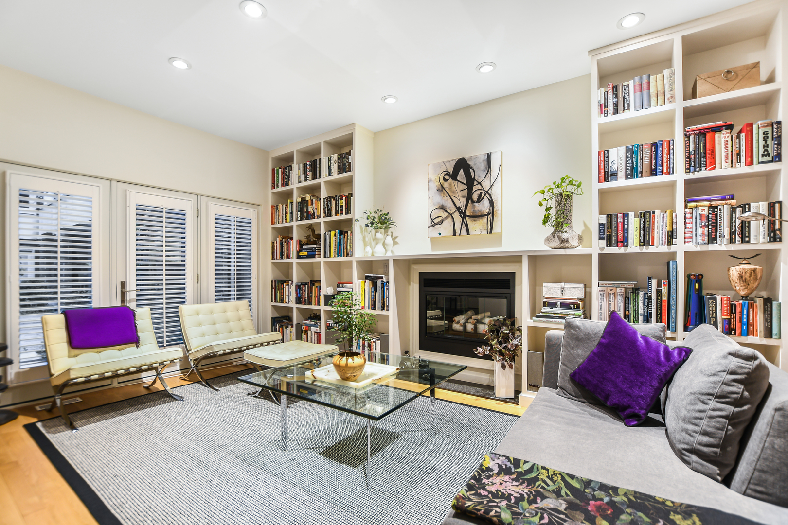 2145 N Clark Street Unit: F