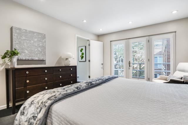 2145 N Clark Street Unit: F