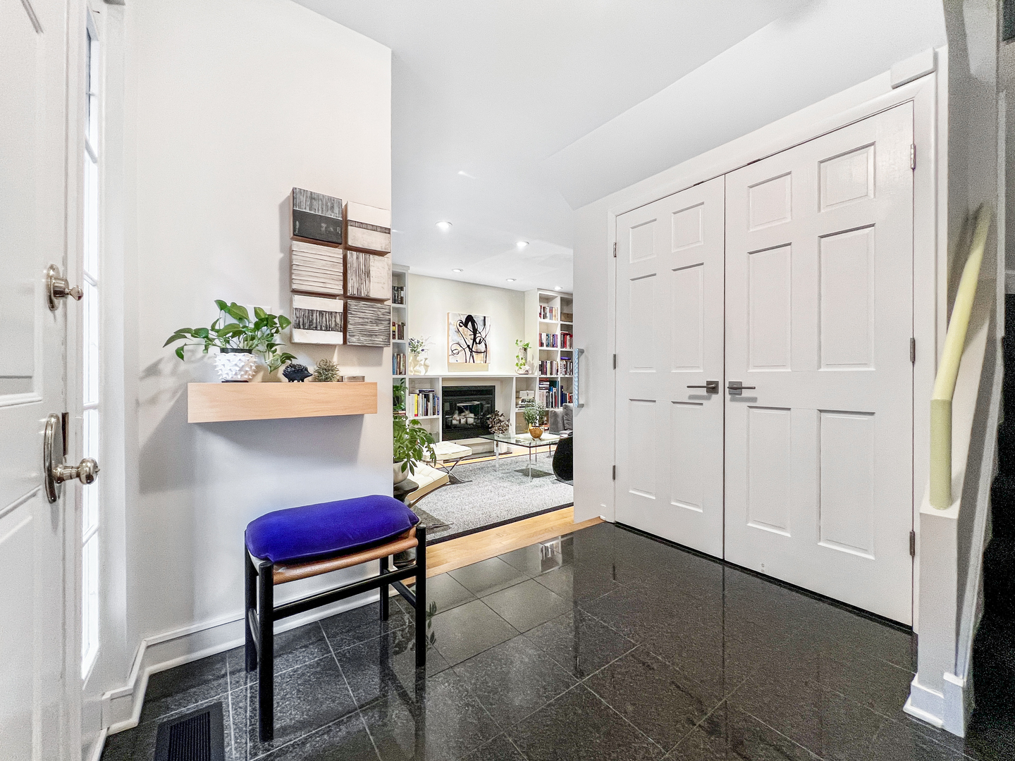 2145 N Clark Street Unit: F