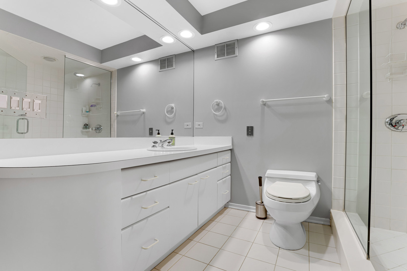 1030 N STATE Street Unit: 47EF