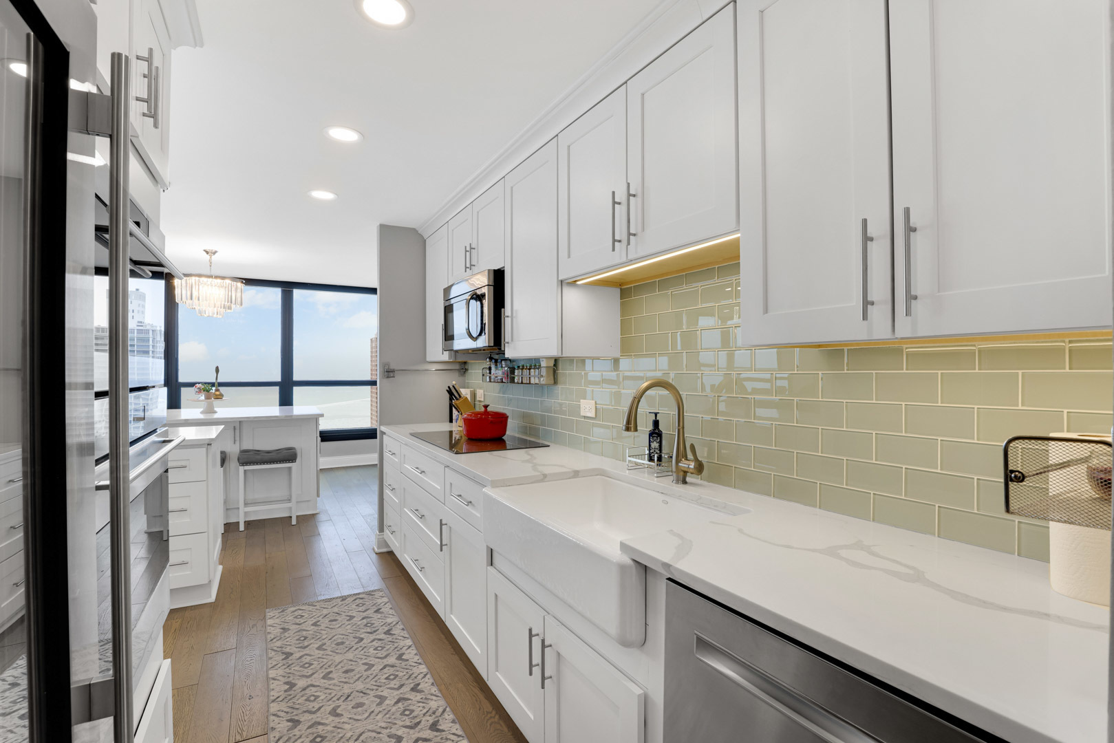 1030 N STATE Street Unit: 47EF