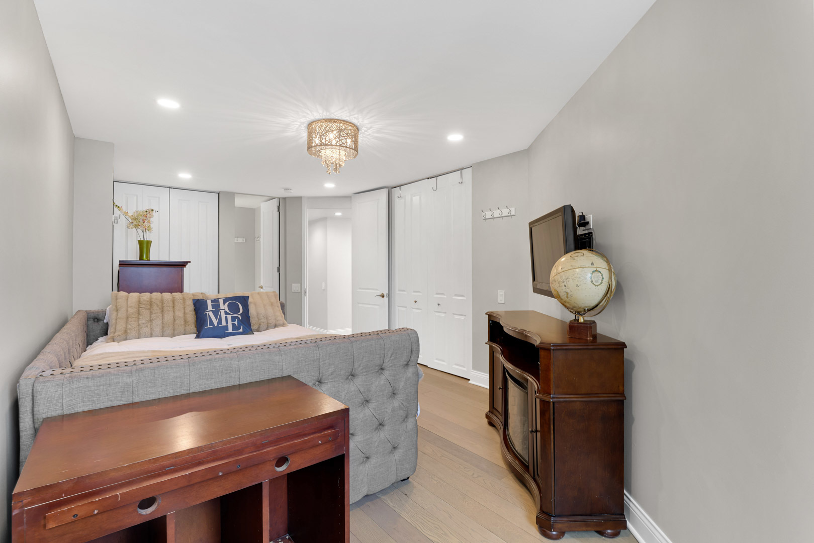 1030 N STATE Street Unit: 47EF