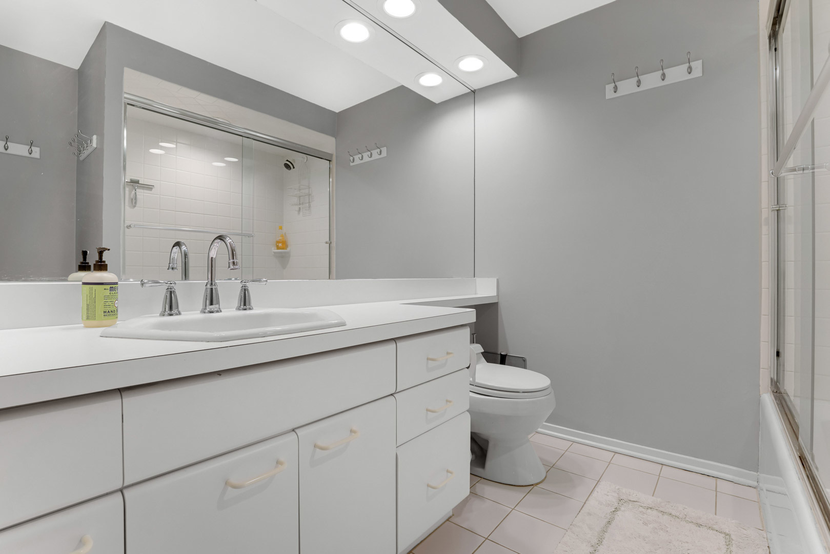 1030 N STATE Street Unit: 47EF