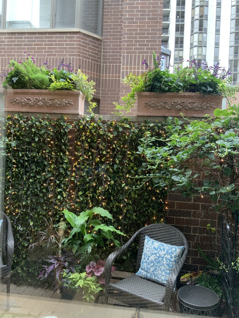 150 W Eugenie Street Unit: 28