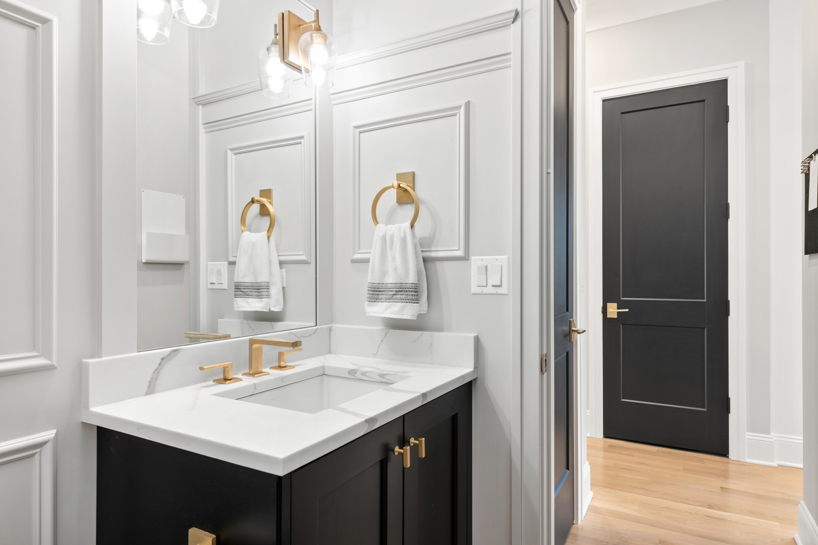 2514 N Southport Avenue Unit: 2