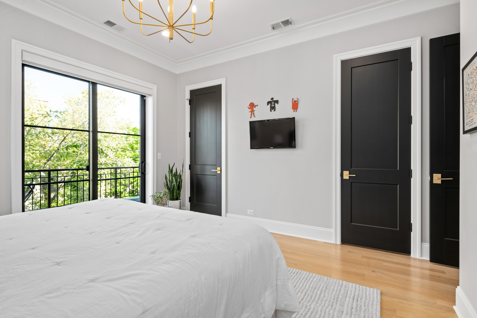 2514 N Southport Avenue Unit: 2