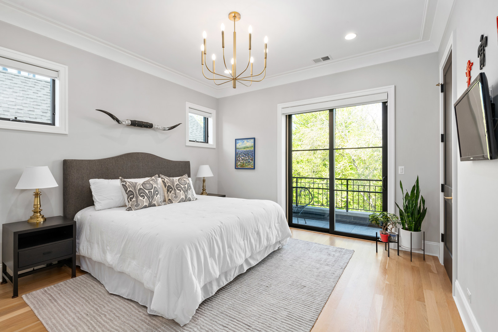 2514 N Southport Avenue Unit: 2