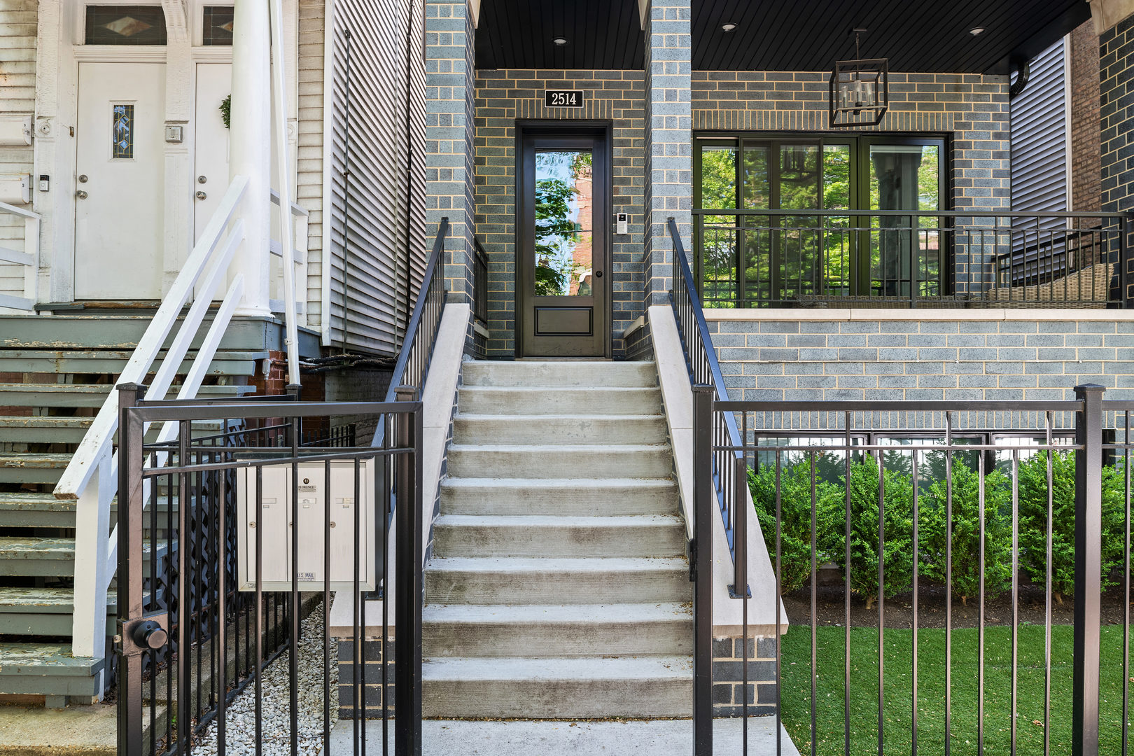 2514 N Southport Avenue Unit: 2