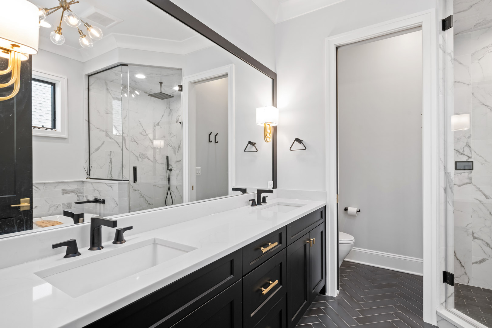 2514 N Southport Avenue Unit: 2