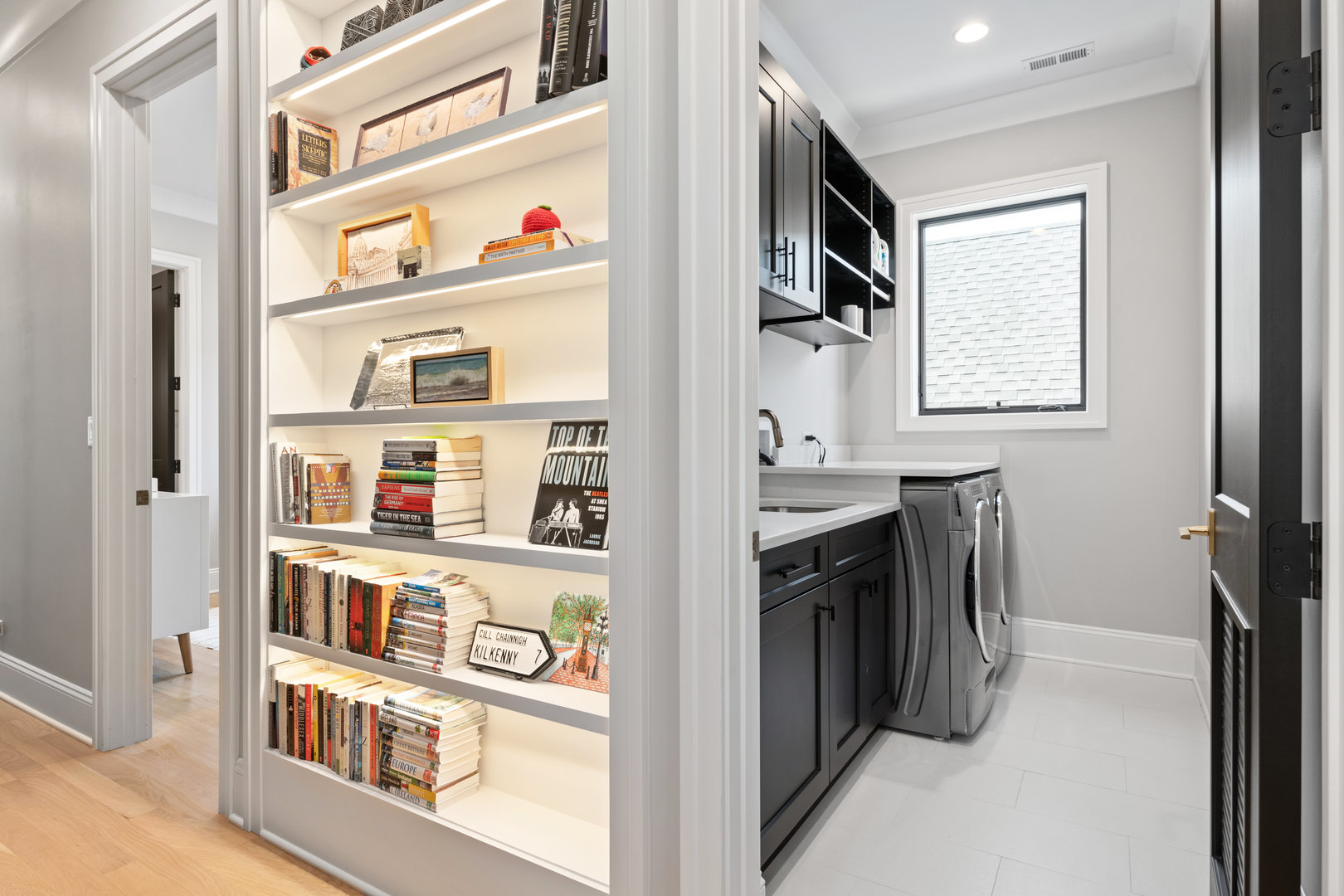 2514 N Southport Avenue Unit: 2