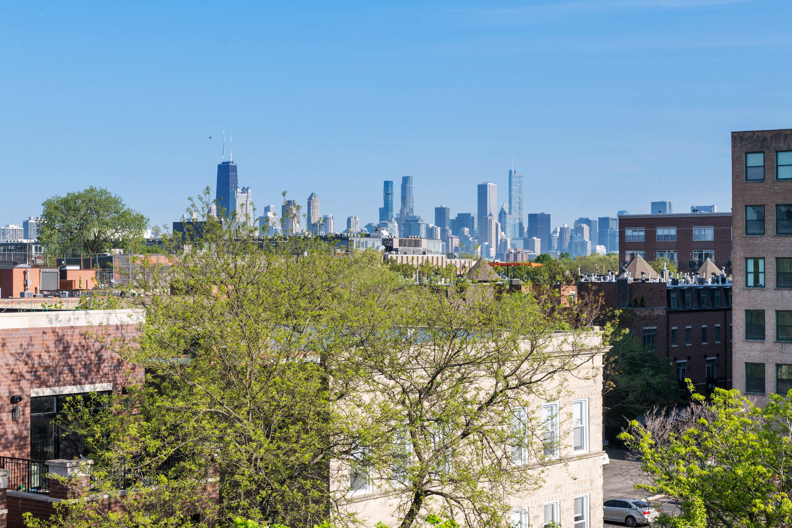 2514 N Southport Avenue Unit: 2