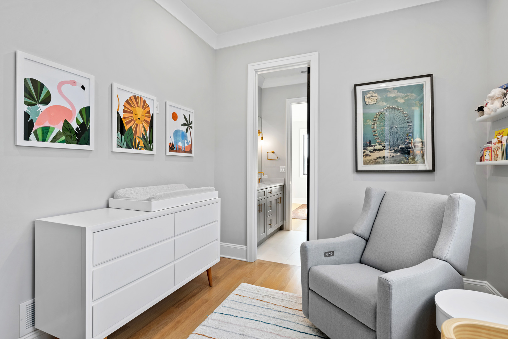 2514 N Southport Avenue Unit: 2