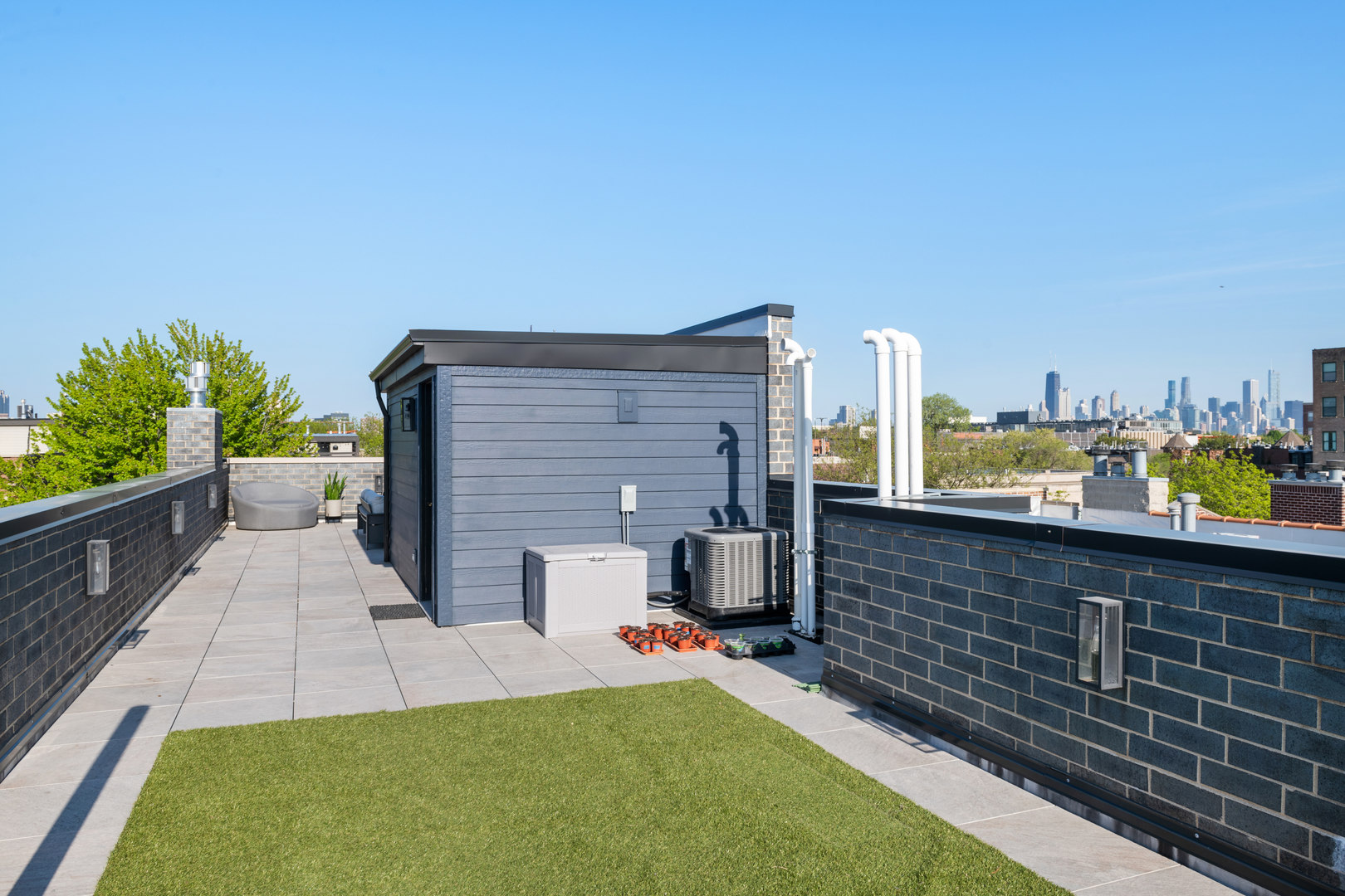 2514 N Southport Avenue Unit: 2