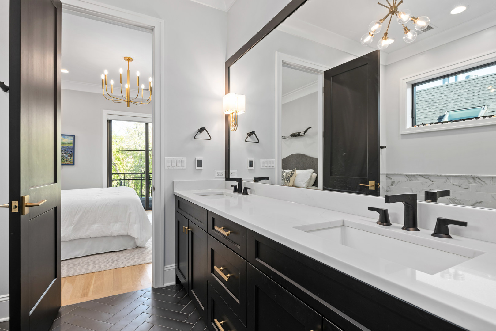 2514 N Southport Avenue Unit: 2