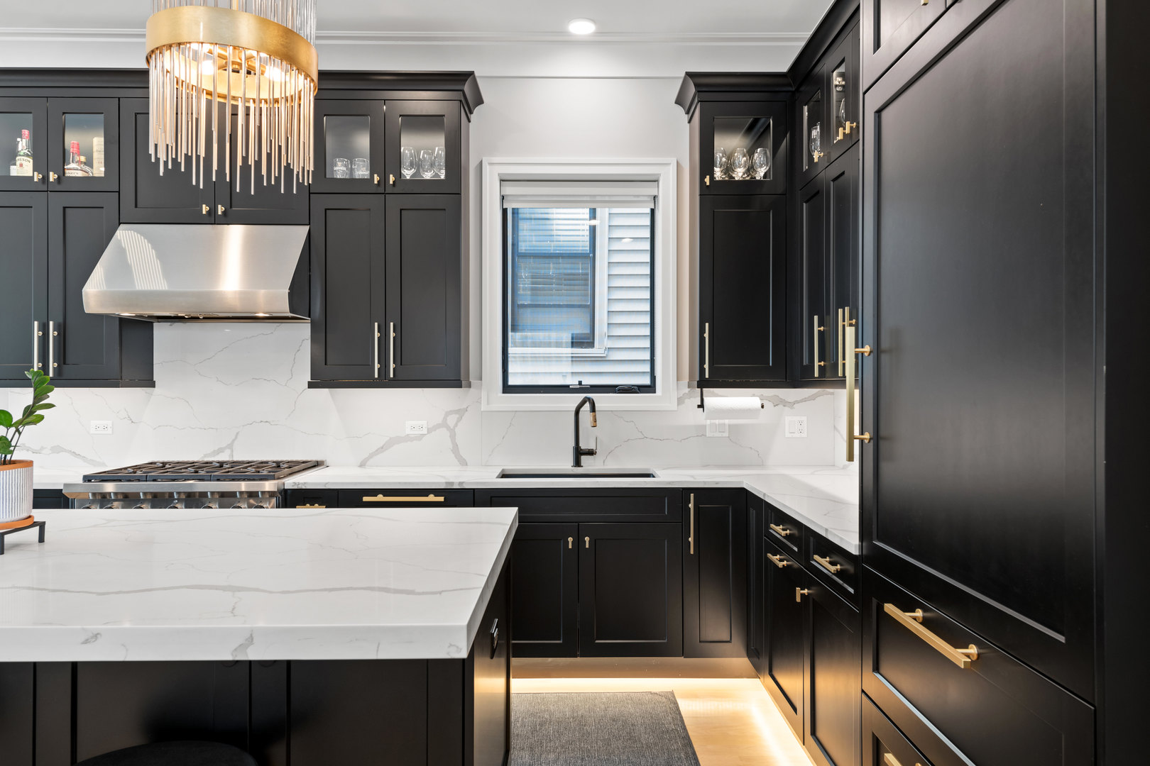 2514 N Southport Avenue Unit: 2