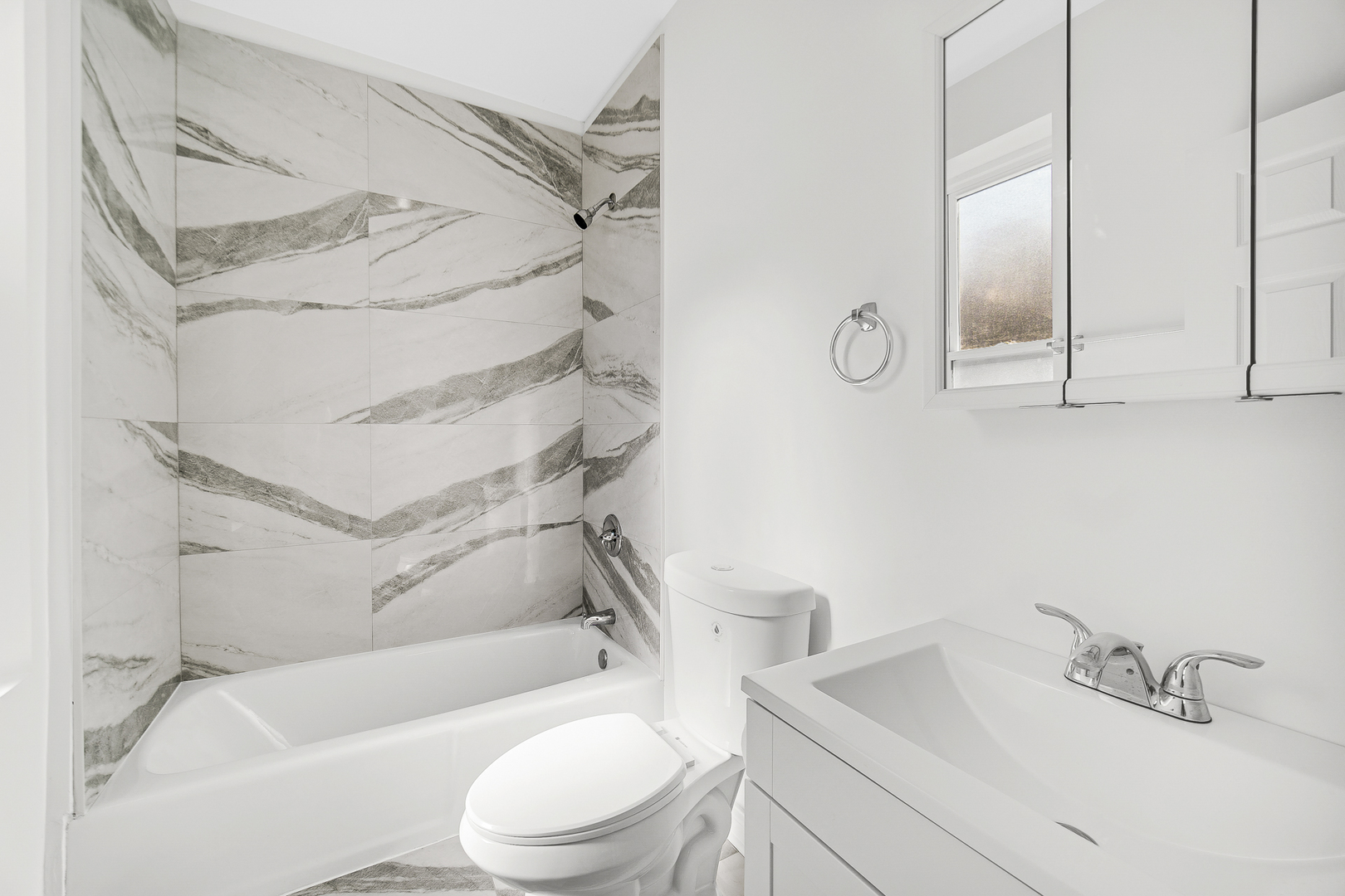 1225 N Milwaukee Avenue Unit: R