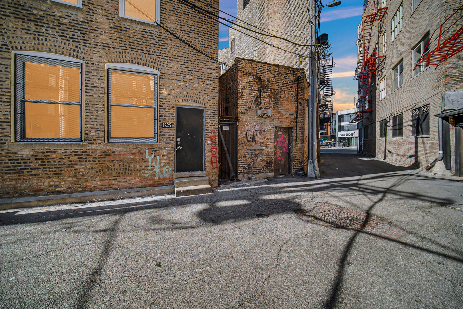 1225 N Milwaukee Avenue Unit: R