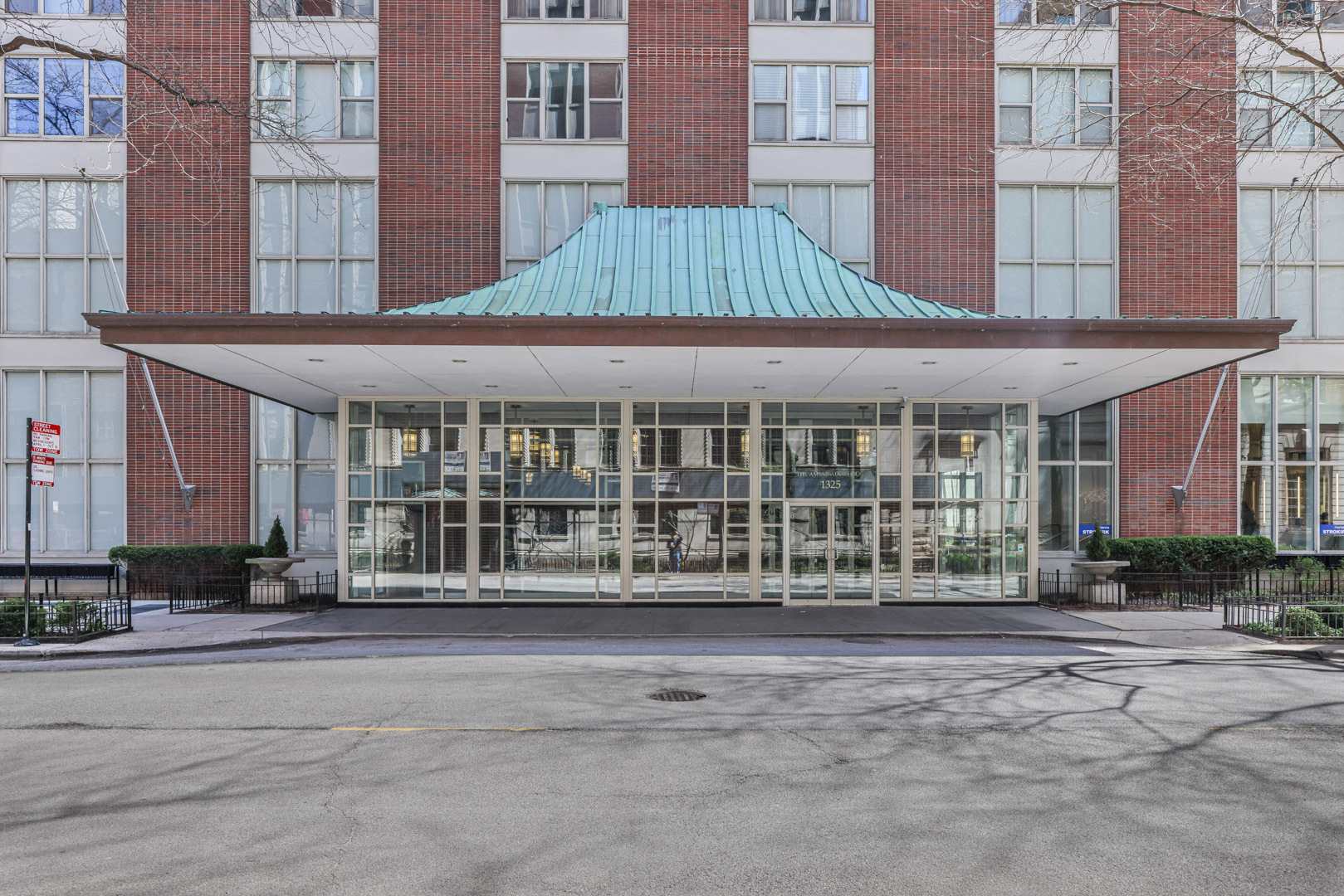 1325 N State Parkway Unit: 8F