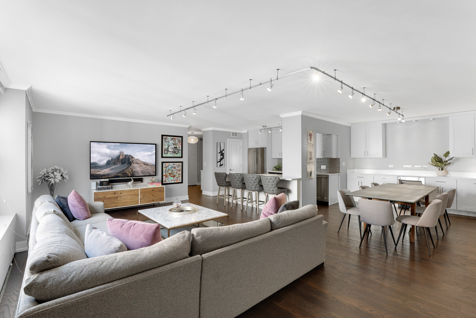1325 N State Parkway Unit: 8F