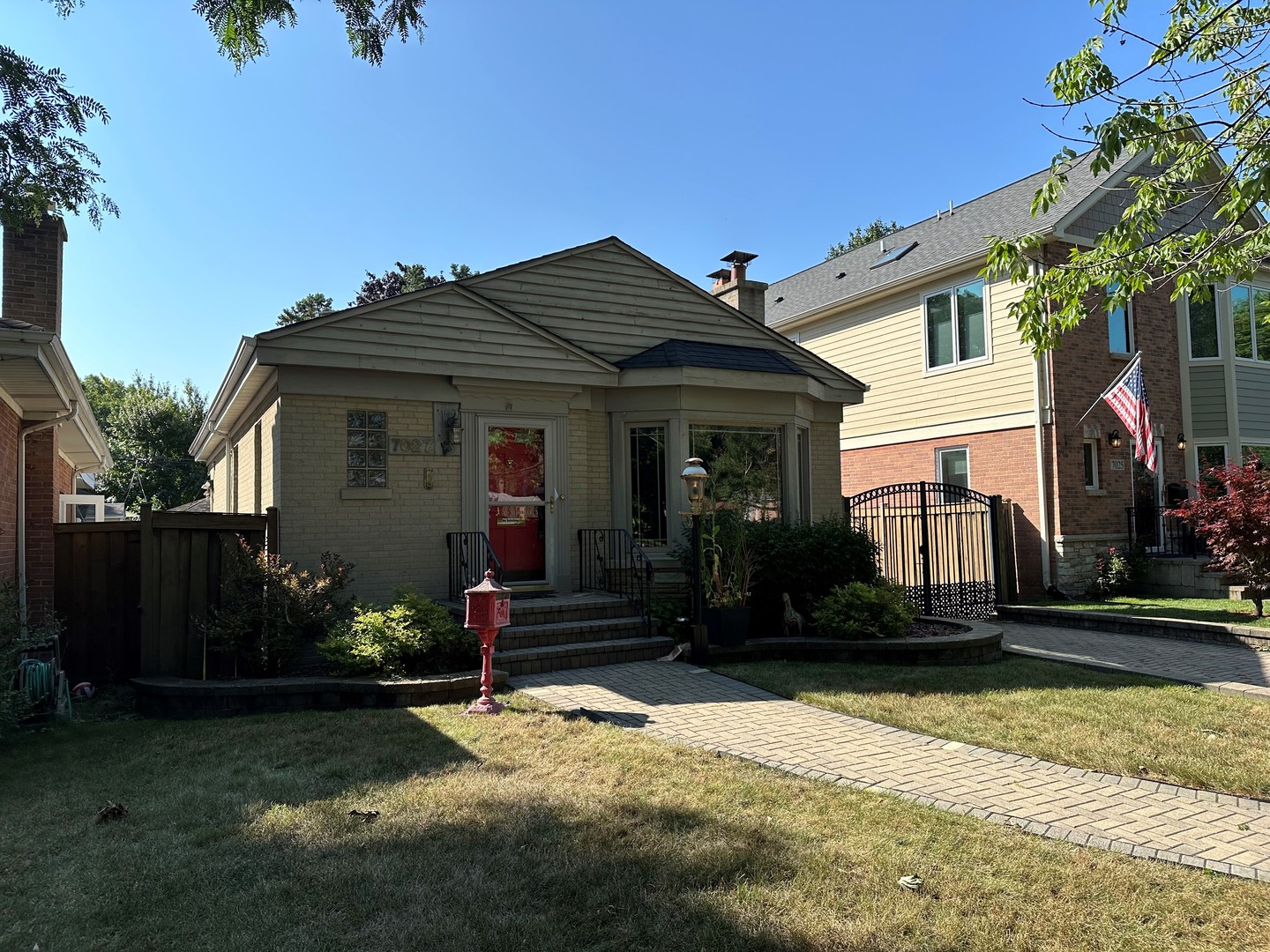 7027 N Mankato Avenue