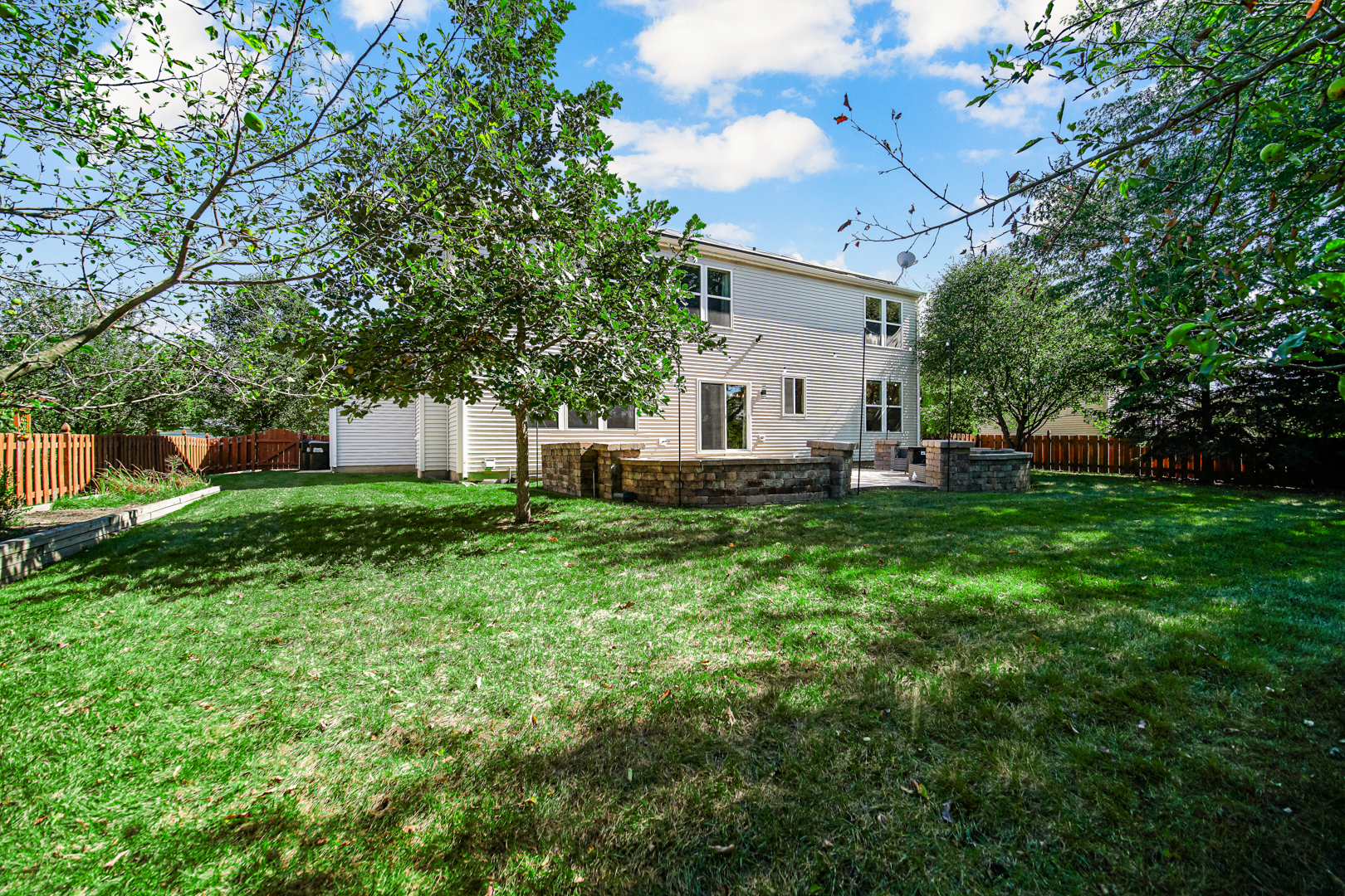 353 Hogan Street