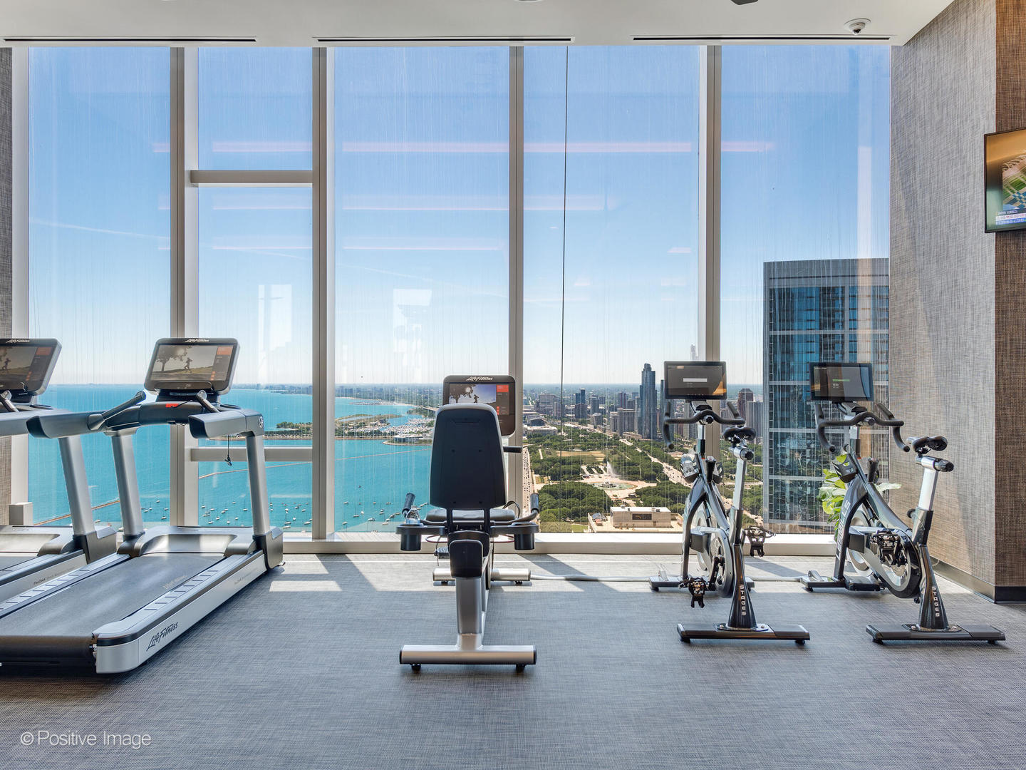 363 E Wacker Drive Unit: 1907