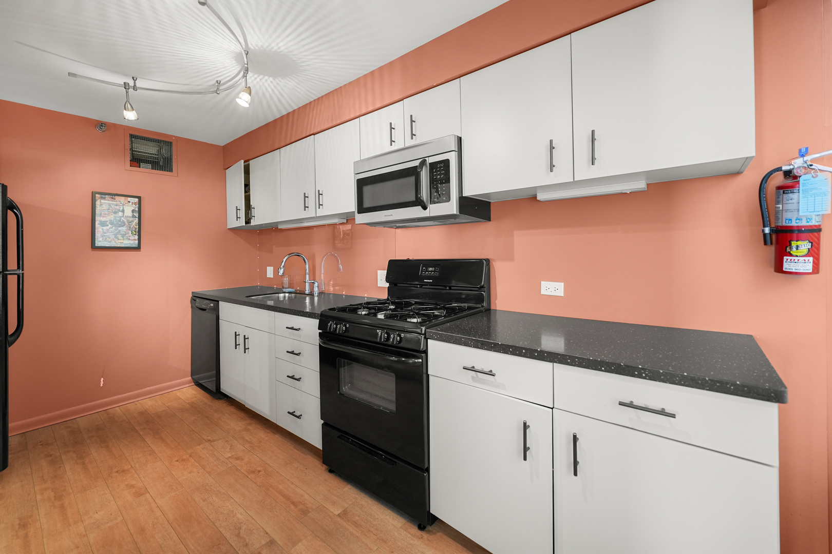 1230 N STATE Parkway Unit: 13B