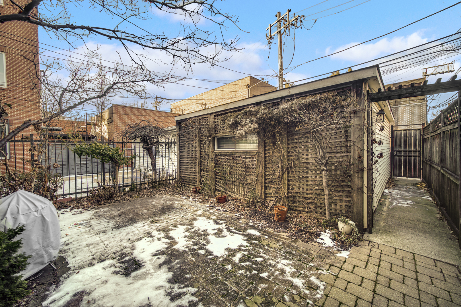 1348 W Webster Avenue