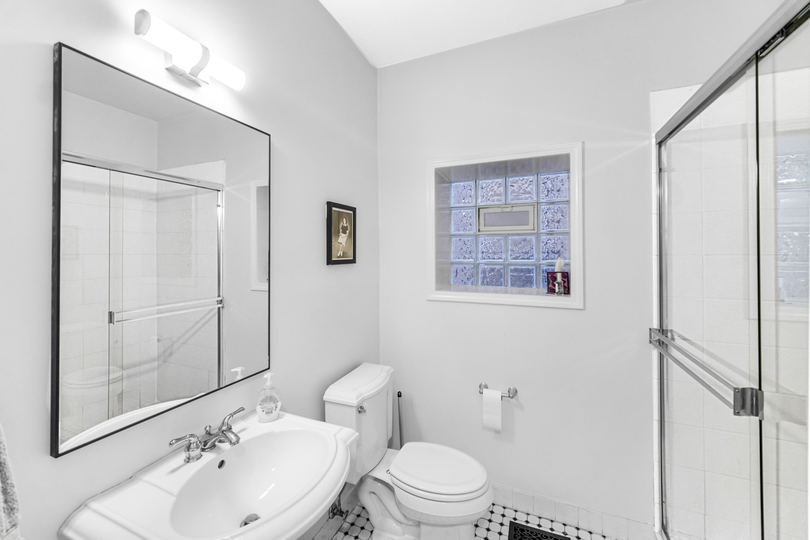 1348 W Webster Avenue