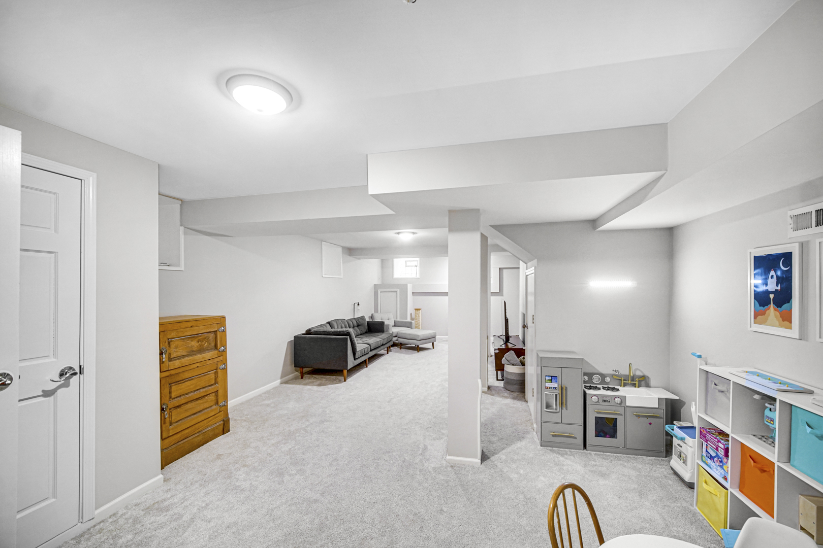 1348 W Webster Avenue