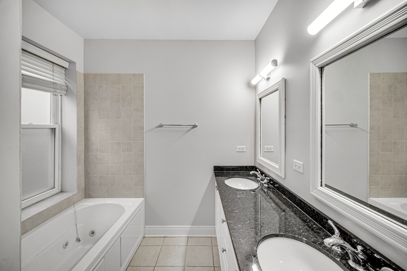 1348 W Webster Avenue