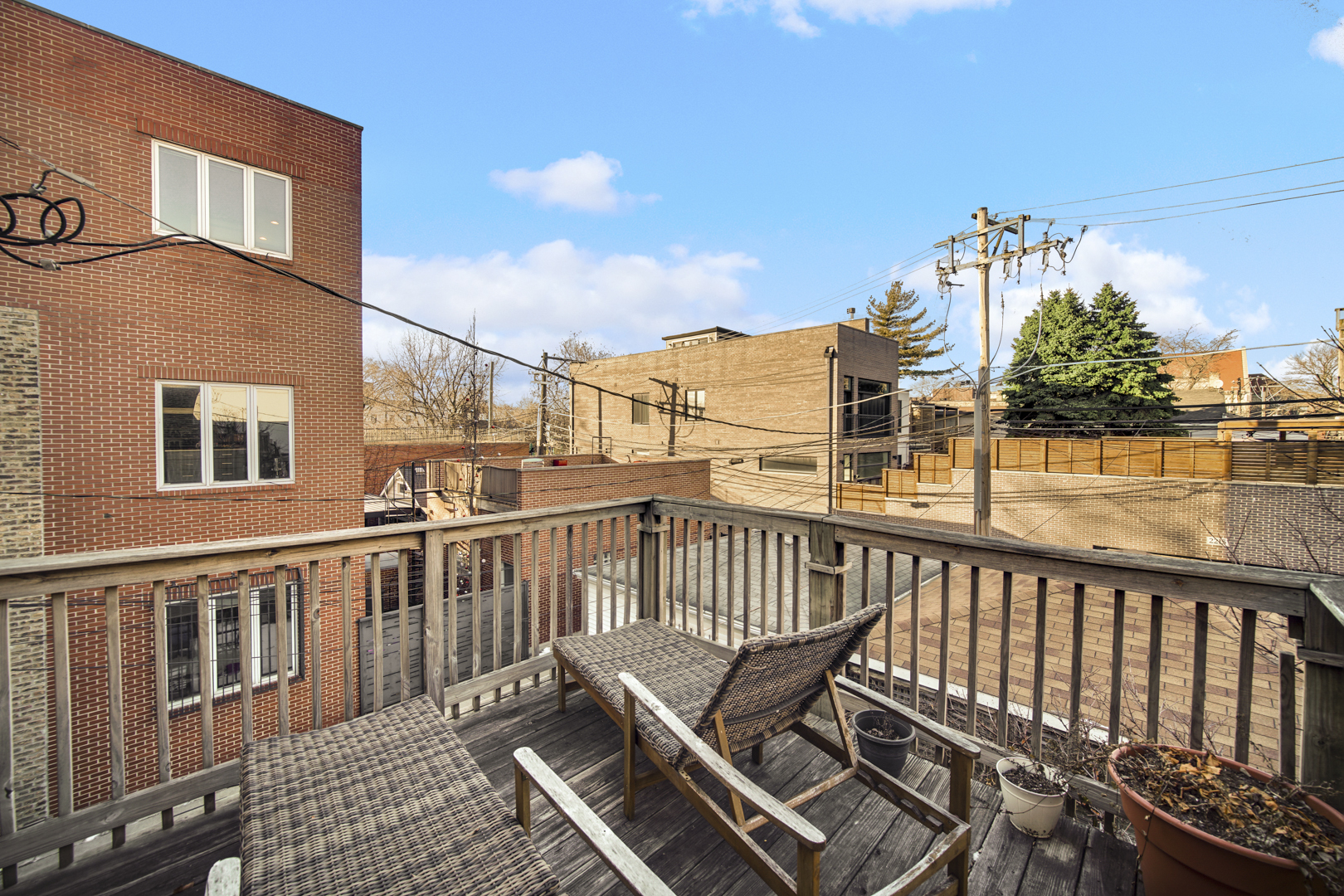 1348 W Webster Avenue