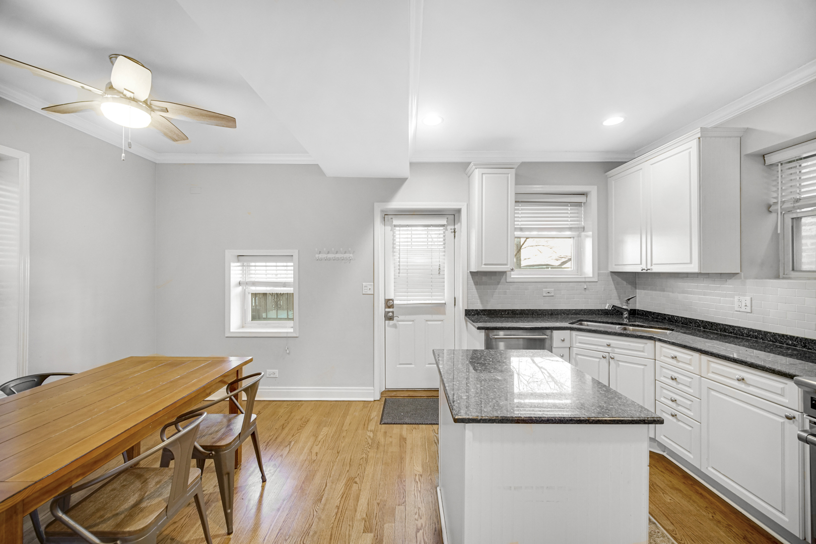 1348 W Webster Avenue