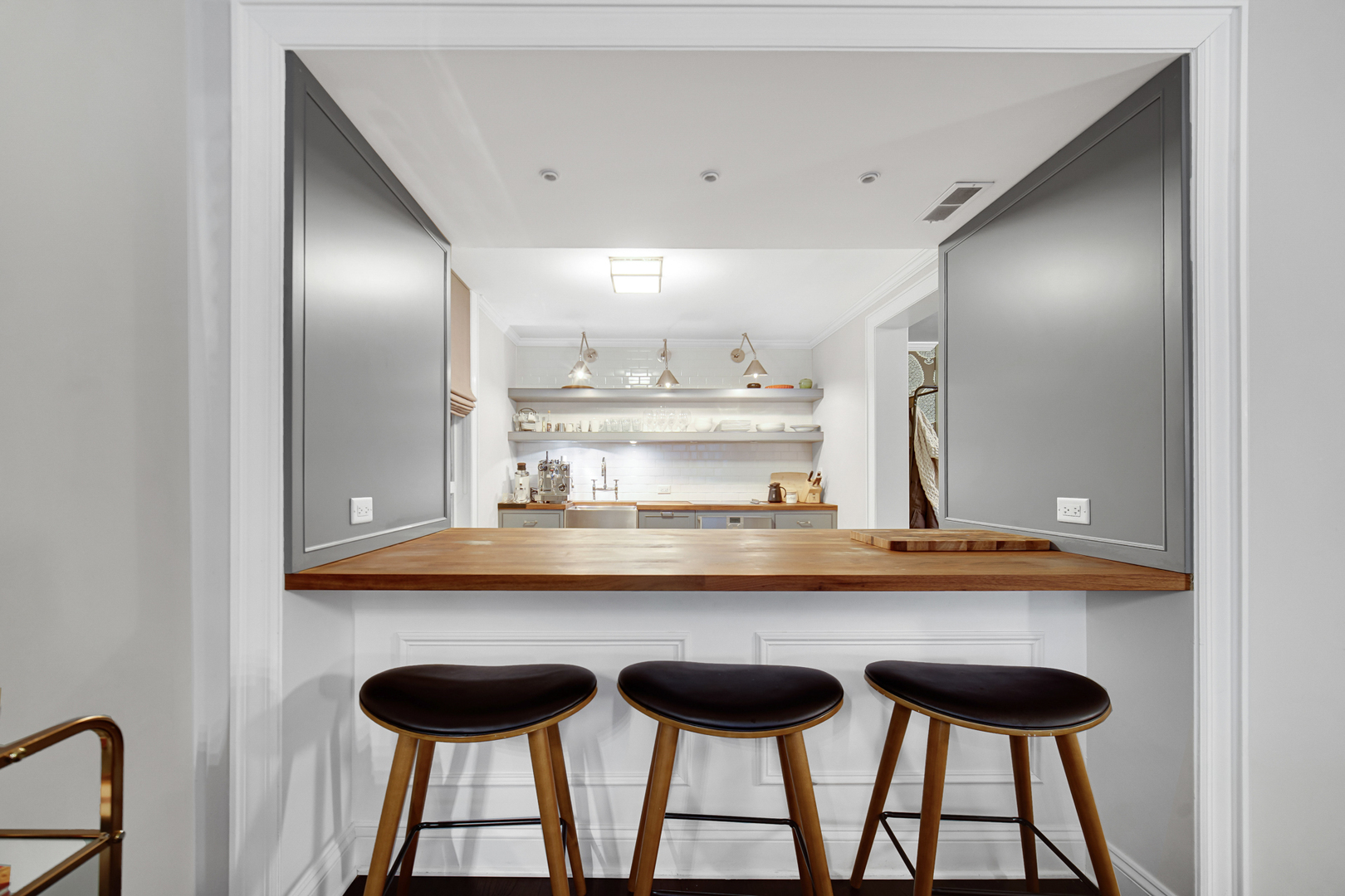 201 E Chestnut Street Unit: 12E