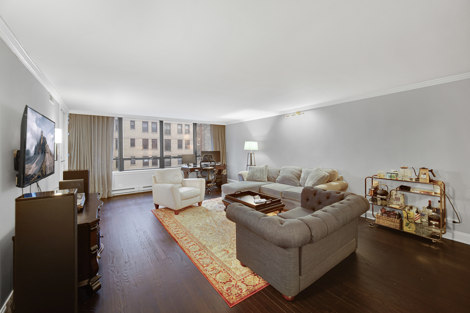 201 E Chestnut Street Unit: 12E