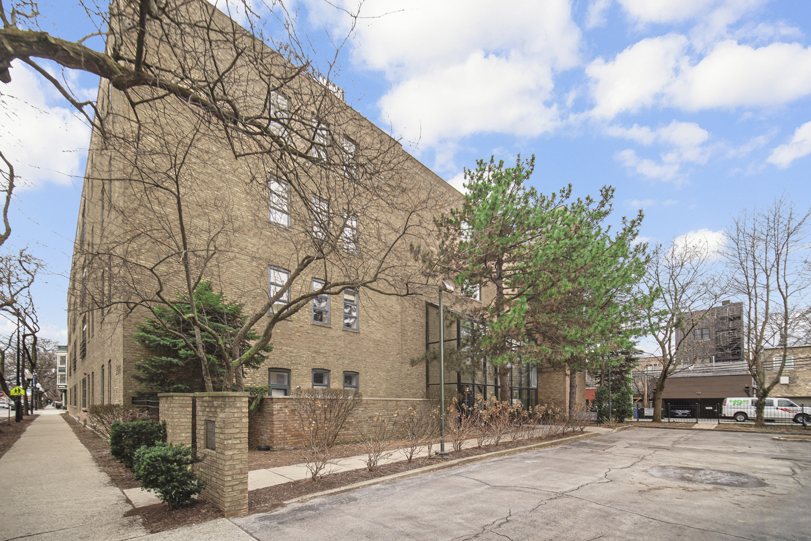 2100 N Racine Avenue Unit: 1C