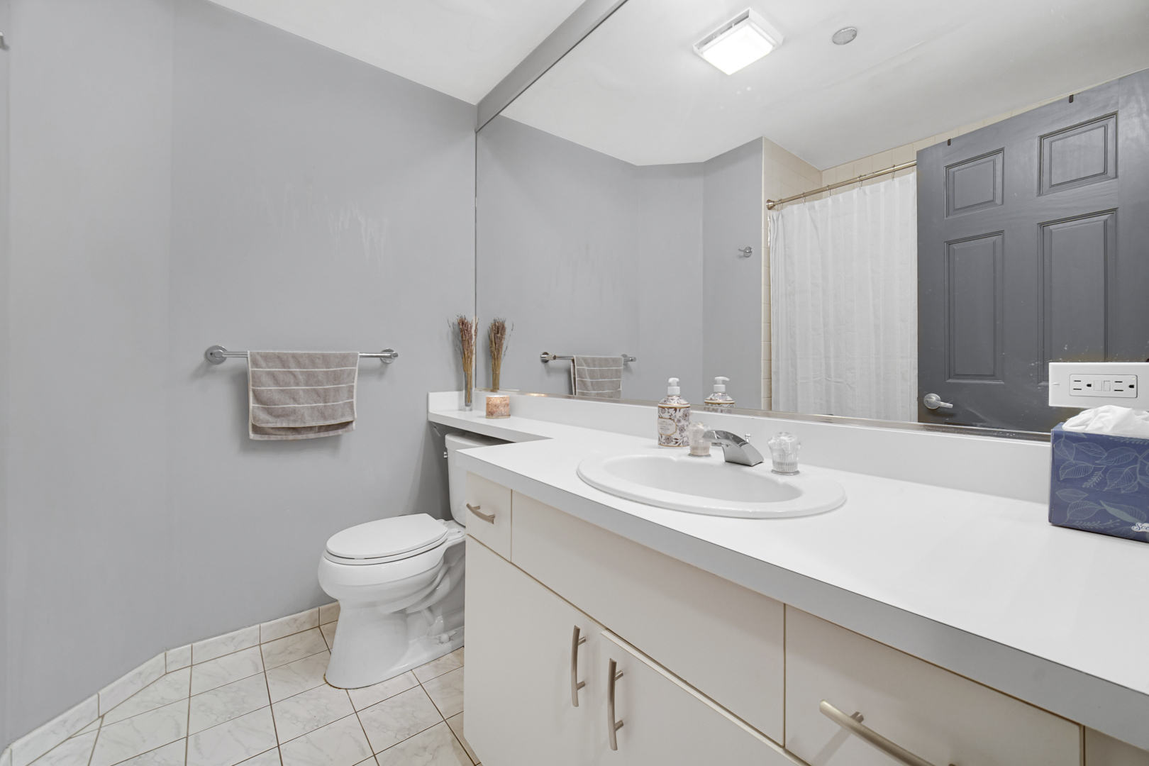 2100 N Racine Avenue Unit: 1C